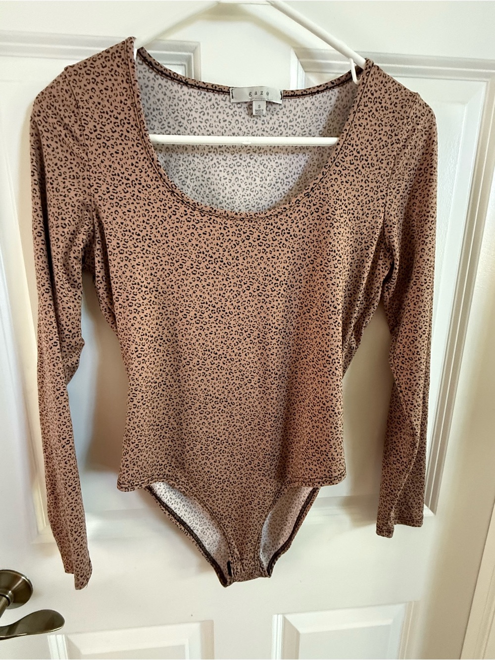gaze Long-Sleeve Scoop Neck Leopard-Print Bodysuit in Brown